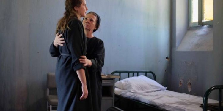 Alldaynews.gr Άγριες Μέλισσες: H τελευταία σκηνή της Φωτεινής με τη Λενιώ που θα καθηλώσει το κοινό