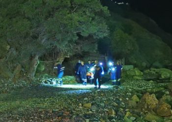 Τραγωδία στη Σύρο: Γυναίκα έπεσε σε γκρεμό από μεγάλο ύψος[photos]