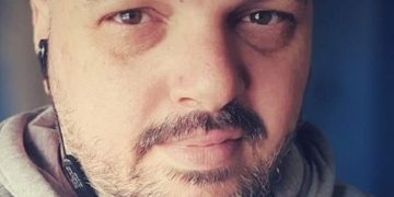 Πέθανε στα 39 του από κορωνοϊό ο διάσημος “Dj Decibel” Δημήτρης Μπέλος!