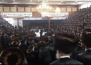 Νέα Υόρκη: Ασύλληπτο «γλέντι» σε εβραϊκό γάμο – Χιλιάδες καλεσμένοι χωρίς μάσκα, «τσουχτερό» πρόστιμο (Video)