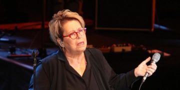 Alldaynews.gr Καταγγέλλουν την Δήμητρα Γαλάνη οτι έστειλε την αστυνομία σε συσσίτιο – Τι απαντά η τραγουδίστρια