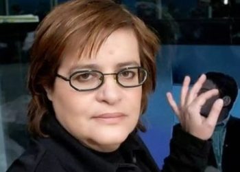 Σοκαρισμένη η Ντέπυ Γκολεμά – Αυτοκτόνησε ο γείτονάς της: «Από το παράθυρο μου άκουσα ένα μεγάλο θόρυβο»