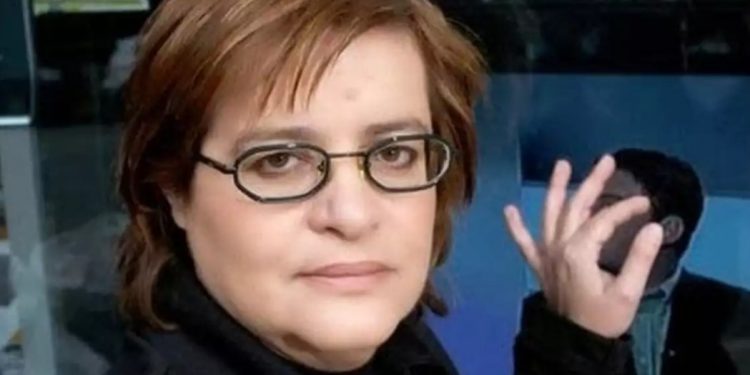 Alldaynews.gr Σοκαρισμένη η Ντέπυ Γκολεμά – Αυτοκτόνησε ο γείτονάς της: «Από το παράθυρο μου άκουσα ένα μεγάλο θόρυβο»