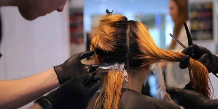 Το sms που πρέπει να στείλετε για να πάτε κομμωτήριο