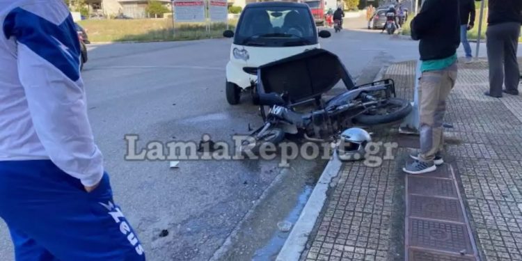 Σοβαρό τροχαίο στη Λαμία – Μηχανάκι έπεσε πάνω σε γυναίκες που περπατούσαν (pics, vid)