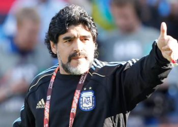 Ο Θεός άπλωσε το χέρι στον Ντιέγκο Μαραντόνα: Το συγκλονιστικό σκίτσο