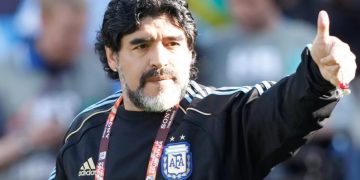 Alldaynews.gr Ο Θεός άπλωσε το χέρι στον Ντιέγκο Μαραντόνα: Το συγκλονιστικό σκίτσο