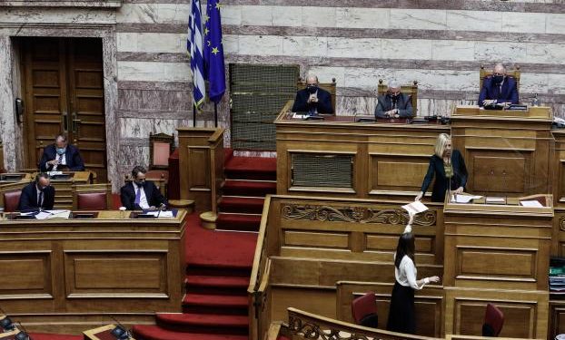 Alldaynews.gr Γεννηματά κατά Μητσοτάκη: Έπρεπε να είχε μπει καραντίνα 14 ημέρες, αλλά αυτός ήρθε στη Βουλή (Video)