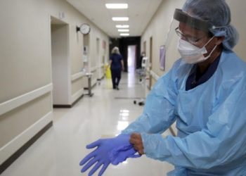 Νοσηλεύτρια κόλλησε κορονοϊό από την κόρη της που γέννησε στο νοσοκομείο και τελικά πέθανε