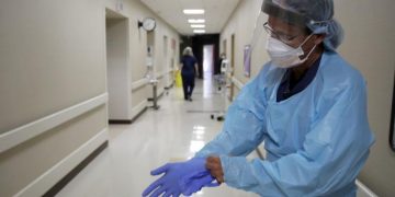 Alldaynews.gr Νοσηλεύτρια κόλλησε κορονοϊό από την κόρη της που γέννησε στο νοσοκομείο και τελικά πέθανε