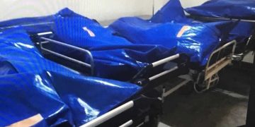 Alldaynews.gr Νεκροί από κορονοϊό σε σάκους και εκτός ψυγείου – Φωτογραφία σοκ από το νοσοκομείο του Βόλου!