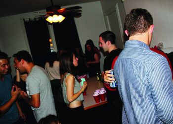 Θεσσαλονίκη: Η Αστυνομία έπιασε 20 φοιτητές να κάνουν πάρτι σε διαμέρισμα εν μέσω lockdown