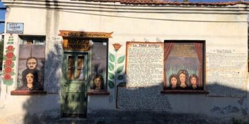 Alldaynews.gr 71χρονος κάνει γκράφιτι ολόκληρο το χωριό του