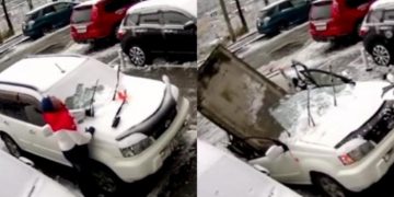 Alldaynews.gr Στο παρά 5! Καθάριζε το αυτοκίνητό του και μόλις απομακρύνθηκε έπεσε μια πλάκα 2 τόνων (Video)