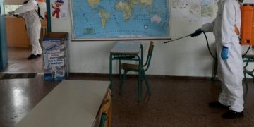 Σχολεία – κορωνοϊός: Μέχρι το τέλος της εβδομάδας η απόφαση για το άνοιγμα (vid)