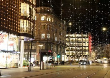 Γυναίκα επιτέθηκε σε δυο άλλες στην Ελβετία! Μαχαίρωσε τη μια και πήγε να πνίξει την άλλη!