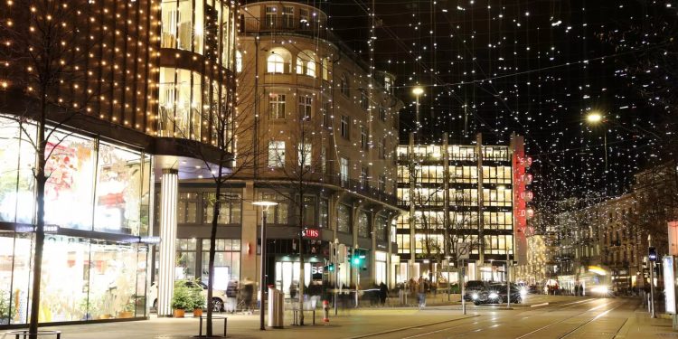 Γυναίκα επιτέθηκε σε δυο άλλες στην Ελβετία! Μαχαίρωσε τη μια και πήγε να πνίξει την άλλη!