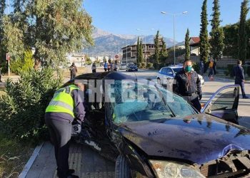 Σοκαριστικό τροχαίο στην Πάτρα – Άμορφη μάζα οι λαμαρίνες (pics, video)