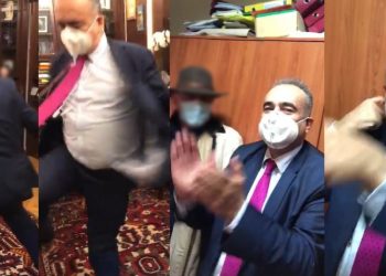 «Σεισμός, σεισμός Δημήτρης Βερβεσός» με ζεϊμπέκικα και συνωστισμό – Βίντεο από το πάρτι