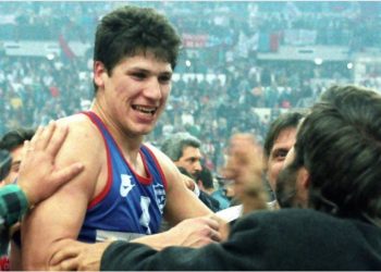 Δύσκολες ώρες για τον Φάνη Χριστοδούλου: Εκτάκτως στο καρδιολογικό του νοσοκομείου της Σύρου