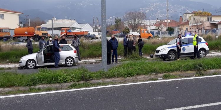 Alldaynews.gr Τροχαίο με σοβαρά τραυματία στον περιφερειακό – Το μηχανάκι του ακινητοποιήθηκε στο δρόμο