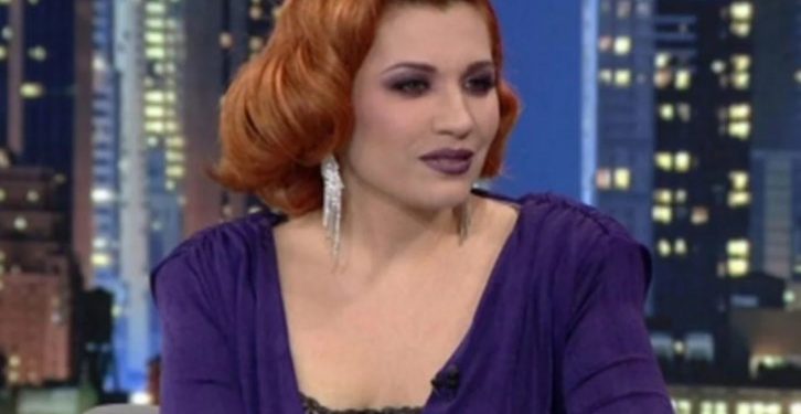 Πέννυ Μπαλτατζή: Η μητέρα μου έχει τύχει να βάλει τιρμπουσόν και μαχαίρι στο λαιμό του αδελφού μου