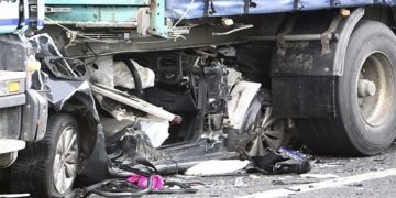 Νέα Τραγωδία: Νταλίκα μπήκε σε σπίτι-Νεκρή 17χρονη που διάβαζε στο δωμάτιό της