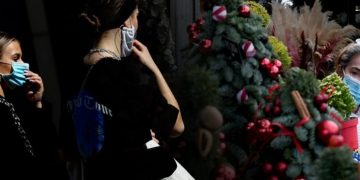 Alldaynews.gr Κορονοϊός: Νέο ωράριο καταστημάτων! Ποια θα ανοίξουν-Μετακίνηση με sms στο 13033