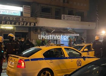 Θεσσαλονίκη: 32χρονος αυτοτραυματίστηκε έξω από αστυνομικό τμήμα[Σκληρές Εικόνες]