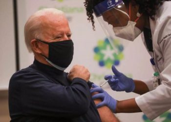 Ο Τζο Μπάιντεν έκανε το εμβόλιο της Pfizer[video]