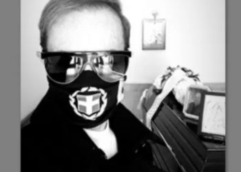 Ο Κωστέτσος μετέδωσε live την κηδεία του πατέρα του (video)