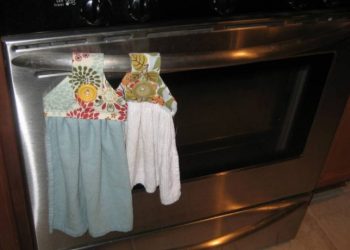 Κρεμάς την πετσέτα στη πόρτα του φούρνου; Σταμάτησέ το αμέσως!