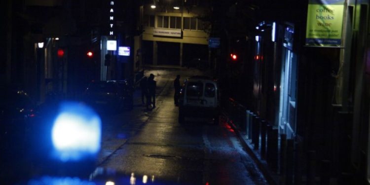 Alldaynews.gr Άγρια Επεισόδια στο Νοσοκομείο Χαλκίδας: Δεν επέτρεψαν σε 45χρονο να δει τη νεκρή απο Κορονοϊό μητέρα του