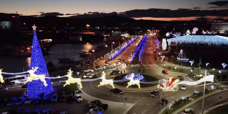 Alldaynews.gr Volos_fotagogisi Βόλος Χριστούγεννα φωταγώγηση