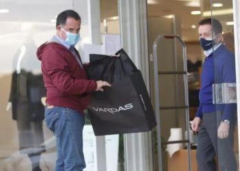 Ο Άδωνις Γεωργιάδης ψώνισε με click away! “Όλα απλά, εύκολα και γρήγορα”[photos]