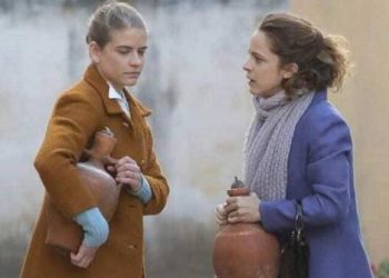 Άγριες Μέλισσες: Η Δρόσω επιστρέφει στο Διαφάνι και η Ασημίνα καταρρέει