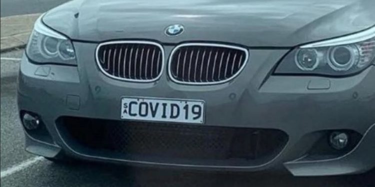 Alldaynews.gr Μυστήριο: Τι κρύβει η πινακίδα «COVID19» σε μια εγκαταλελειμμένη πολυτελή BMW;