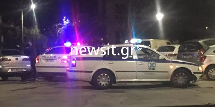 Alldaynews.gr Πειραιάς: 45χρονος κρεμάστηκε σε δένδρο σε κεντρικό δρόμο