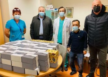 Κέρκυρα: Επιχειρηματίας προσέφερε 110 κιλά γλυκά στο προσωπικό του νοσοκομείου