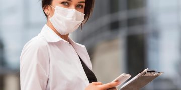 maska-covid-kinhto-sms-koronoios