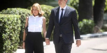 Alldaynews.gr Γέννησε η Τζένη Μπαλατσινού