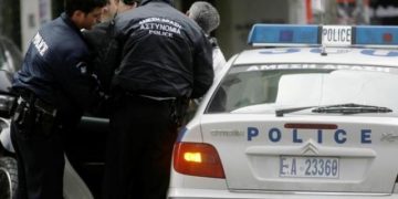 Alldaynews.gr Ξεφεύγει η κατάσταση: Καταστηματάρχης απείλησε με μπαλτά αστυνομικούς που πήγαν για έλεγχο