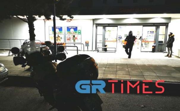 Λήστεια με καραμπίνα σε σούπερ μάρκετ στη Θεσσαλονίκη