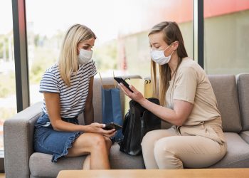 Click away: Δωρεάν μηνύματα για όσους δεν έχουν ηλεκτρονικό κατάστημα