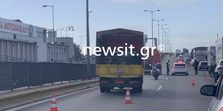 Alldaynews.gr ΠΡΙΝ ΛΙΓΟ: Σοβαρό τροχαίο με τραυματίες – ΙΧ έριξε στο αντίθετο ρεύμα κολώνα της ΔΕΗ (pics)