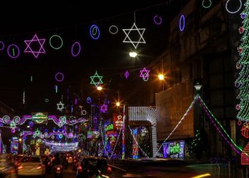 Κορονοϊός: Πώς πρέπει να κάνουμε ρεβεγιόν – Οδηγίες για επισκέπτες και οικοδεσπότες