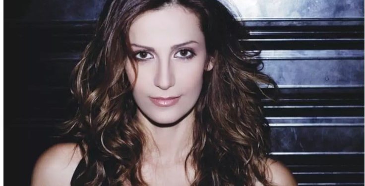 Alldaynews.gr Δέσποινα Ολυμπίου: Απέβαλα στο J2US, αιμορραγούσα πάνω στη σκηνή