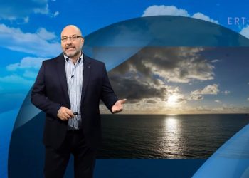 Σάκης Αρναούτογλου