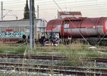 18χρονη χτυπήθηκε από το ρεύμα στη γραμμή του ΟΣΕ – Νοσηλεύεται σε σοβαρή κατάσταση (pics)