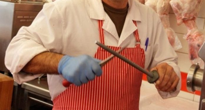 Alldaynews.gr Αρθρογράφος των «Νέων» τα βάζει με τους νέους άνεργους!